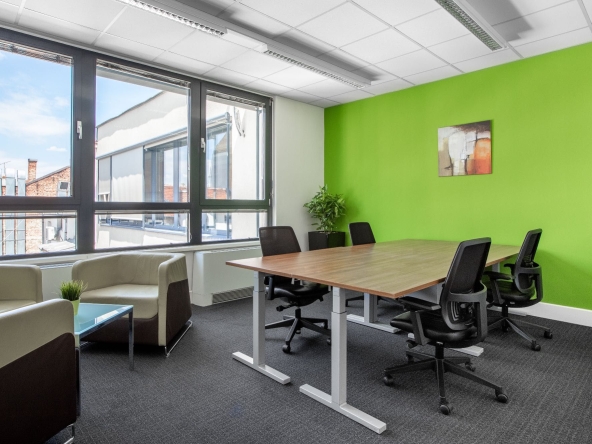 Дава се под наем Офис в София, Център - 30 кв.м за 754.29 € - Снимка #1