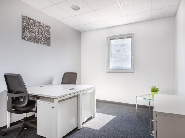 Дава се под наем Офис в София, Летище София - 45 кв.м за 1207.68 € - Снимка #1