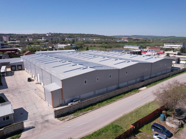 Дава се под наем Склад в Разград, Абритус - 7000 кв.м за 25500 € - Снимка #1