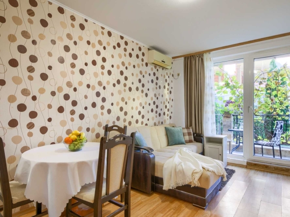 Дава се под наем Двустаен апартамент в Несебър - 60 кв.м за 178.5 € - Снимка #1