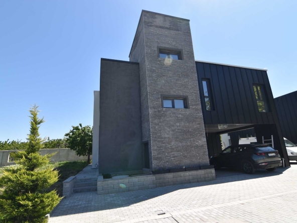 Къща в с. Марково, Област Пловдив - 252 кв.м за 1250 €/кв.м - Снимка #1