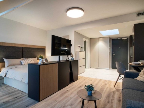 Дава се под наем Едностаен апартамент в София, Център - 50 кв.м за 408 € - Снимка #1