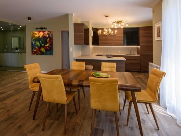 Дава се под наем Двустаен апартамент в София, Лозенец - 75 кв.м за 561 € - Снимка #1