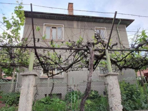 Къща в Стамболийски - 252 кв.м за 318 €/кв.м - Снимка #1