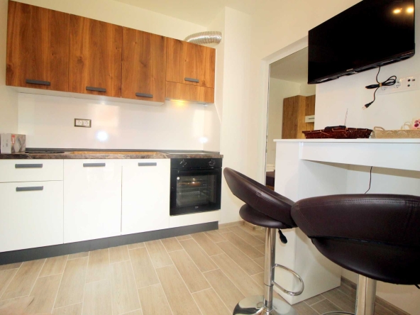 Дава се под наем Двустаен апартамент в Варна, Младост 1 - 42 кв.м за 510 € - Снимка #1