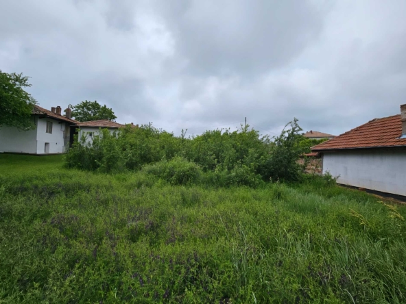 Парцел в с. Беляковец, Област Велико Търново - 877 кв.м за 59 €/кв.м - Снимка #1