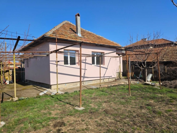 Къща в с. Джулюница, Област Велико Търново - 90 кв.м за 723 €/кв.м - Снимка #1