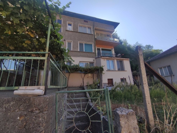 Етаж от къща в Никопол - 100 кв.м за 300 €/кв.м - Снимка #1