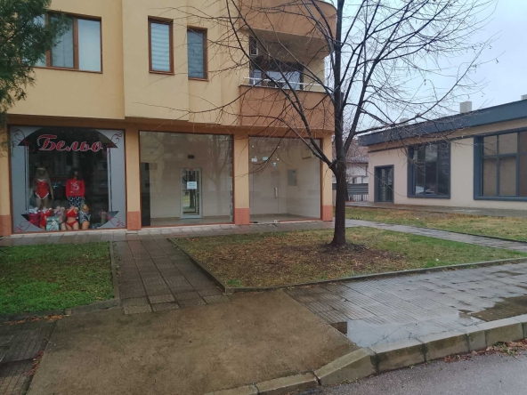 Дава се под наем Магазин в Димитровград - 60 кв.м за 204 € - Снимка #1