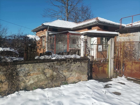 Къща в с. Сяровци, Област Габрово - 60 кв.м за 723 €/кв.м - Снимка #1