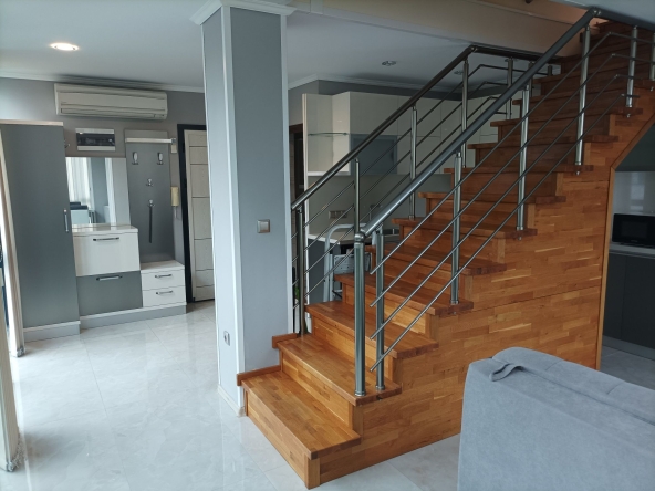 Дава се под наем Мезонет в Казанлък - 110 кв.м за 561 € - Снимка #1