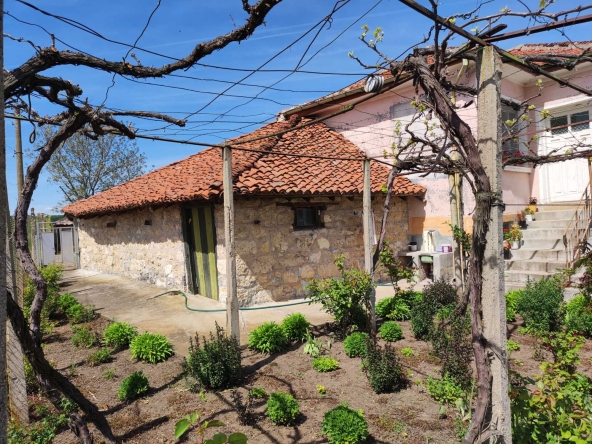 Къща в с. Михайлово, Област Стара Загора - 100 кв.м за 375 €/кв.м - Снимка #1