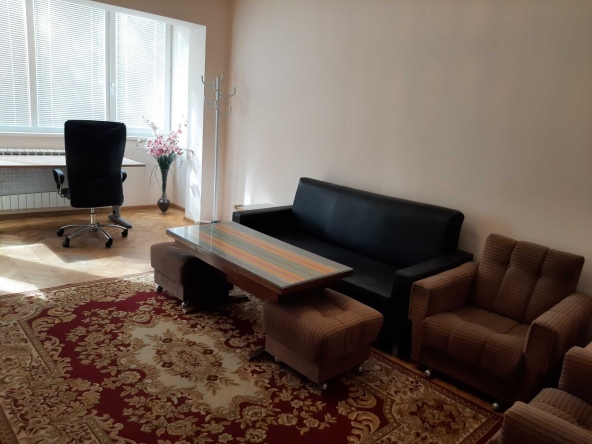 Дава се под наем Двустаен апартамент в София, Гео Милев - 67 кв.м за 612 € - Снимка #1