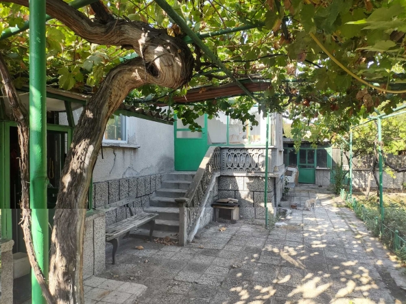 Къща в Гълъбово - 250 кв.м за 123 €/кв.м - Снимка #1