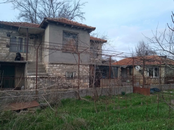 Къща в Варна, Автогара - 100 кв.м за 940 €/кв.м - Снимка #1