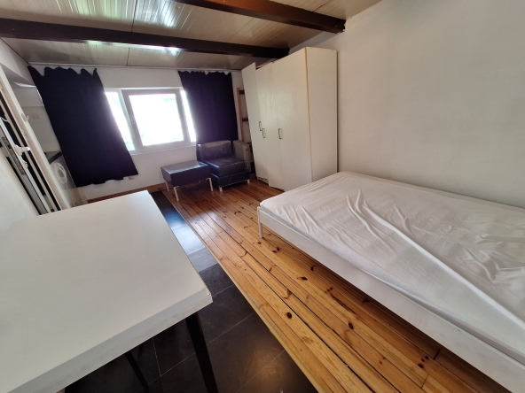 Дава се под наем Едностаен апартамент в София, Център - 25 кв.м за 255 € - Снимка #1