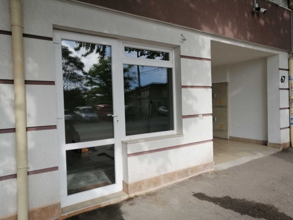 Дава се под наем Магазин в Бургас, Братя Миладинови - 18 кв.м за 183.6 € - Снимка #1