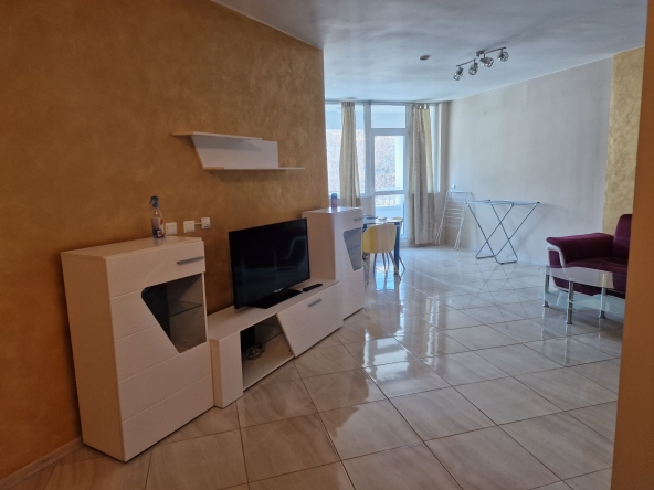 Дава се под наем Двустаен апартамент в София, Студентски град - 90 кв.м за 510 € - Снимка #1