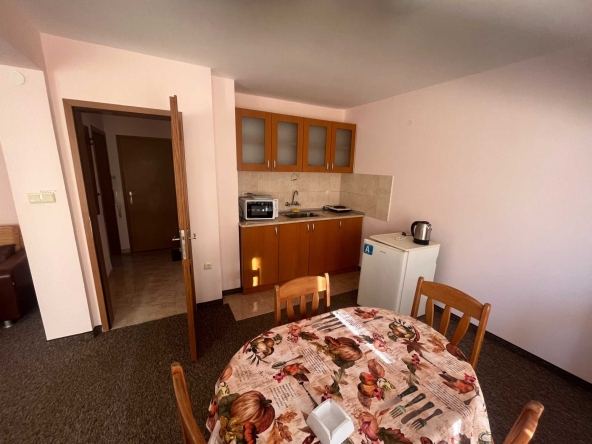 Къща в Поморие - 600 кв.м за 967 €/кв.м - Снимка #1