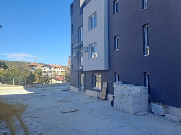 Двустаен апартамент в Варна, Виница - 47 кв.м за 1383 €/кв.м - Снимка #1