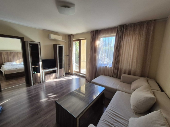 Дава се под наем Двустаен апартамент в Варна, Цветен квартал - 70 кв.м за 600 € - Снимка #1