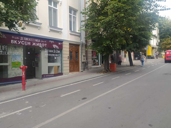 Дава се под наем Магазин в Варна, Операта - 52 кв.м за 357 € - Снимка #1