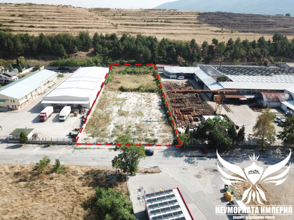 Дава се под наем Парцел в Асеновград - 4400 кв.м за 820 € - Снимка #1