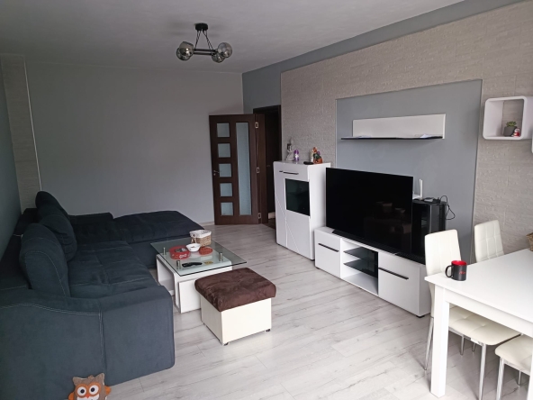 Дава се под наем Двустаен апартамент в Разград, Бели Лом - 90 кв.м за 460 € - Снимка #1