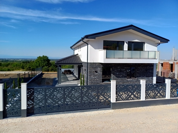 Къща в с. Брестник, Област Пловдив - 280 кв.м за 1018 €/кв.м - Снимка #1