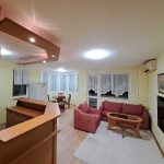 Дава се под наем Тристаен апартамент в Варна, Младост 1 - 84 кв.м за 663 € - Снимка #1