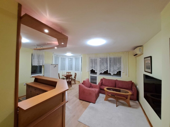 Дава се под наем Тристаен апартамент в Варна, Младост 1 - 84 кв.м за 663 € - Снимка #1