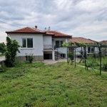 Къща в с. Патриарх Евтимово, Област Пловдив - 210 кв.м за 401 €/кв.м - Снимка #1