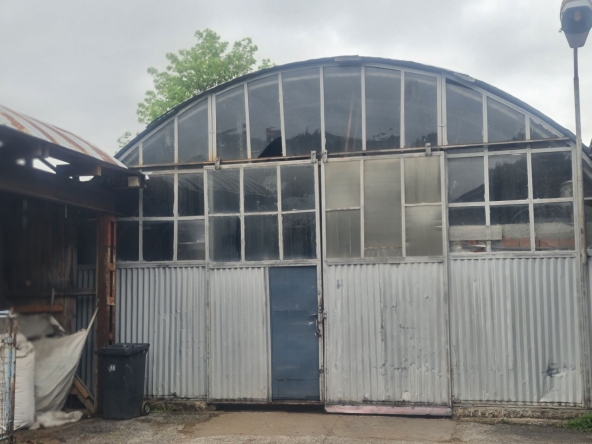 Промишлена сграда в с. Смилян, Област Смолян - 1160 кв.м за 82 €/кв.м - Снимка #1