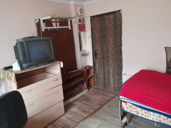 Дава се под наем Едностаен апартамент в Шумен, Болницата - 36 кв.м за 153 € - Снимка #1