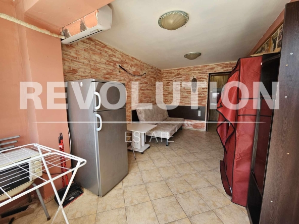 Дава се под наем Едностаен апартамент в Варна, Погреби - 28 кв.м за 230 € - Снимка #1