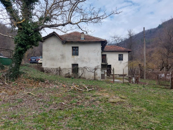 Парцел в с. Пчелиново, Област Стара Загора - 1694 кв.м за 18 €/кв.м - Снимка #1