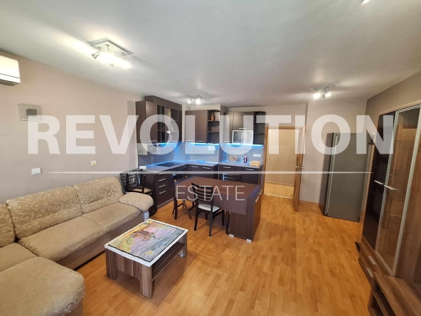 Дава се под наем Тристаен апартамент в Варна, Лятно кино Тракия - 85 кв.м за 650 € - Снимка #1