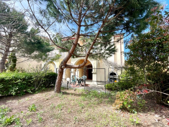 Двустаен апартамент в к.к. Елените - 72 кв.м за 1902 €/кв.м - Снимка #1