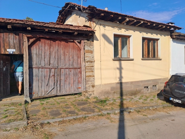 Къща в с. Лешница, Област Ловеч - 200 кв.м за 166 €/кв.м - Снимка #1