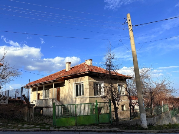 Къща в с. Богослов, Област Кюстендил - 202 кв.м за 260 €/кв.м - Снимка #1