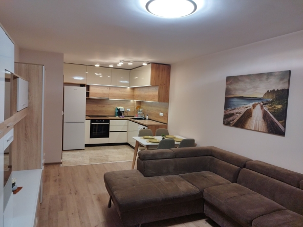 Дава се под наем Двустаен апартамент в Варна, Възраждане 1 - 75 кв.м за 612 € - Снимка #1