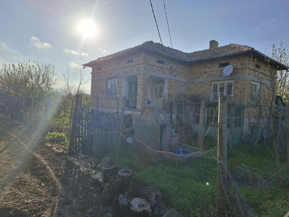 Къща в с. Червенци, Област Варна - 91 кв.м за 280 €/кв.м - Снимка #1