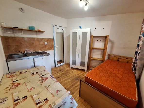 Дава се под наем Ателие в София, Център - 20 кв.м за 204 € - Снимка #1