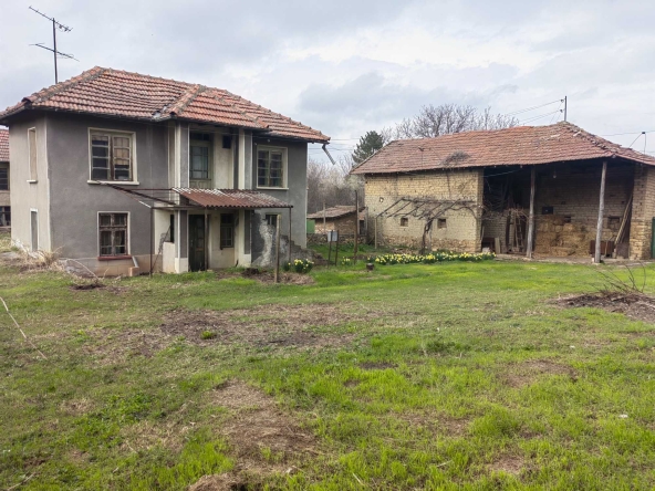 Къща в с. Иванча, Област Велико Търново - 2500 кв.м за 9 €/кв.м - Снимка #1