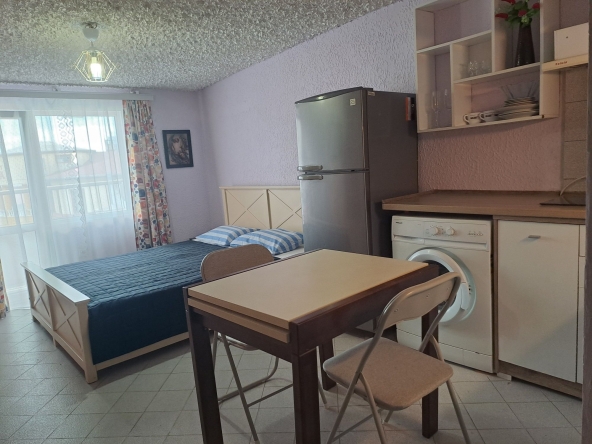 Дава се под наем Едностаен апартамент в к.к. Дюни - 28 кв.м за 25.5 € - Снимка #1