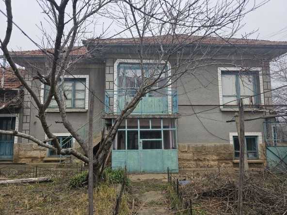 Къща в с. Горно Абланово, Област Русе - 1400 кв.м за 13 €/кв.м - Снимка #1