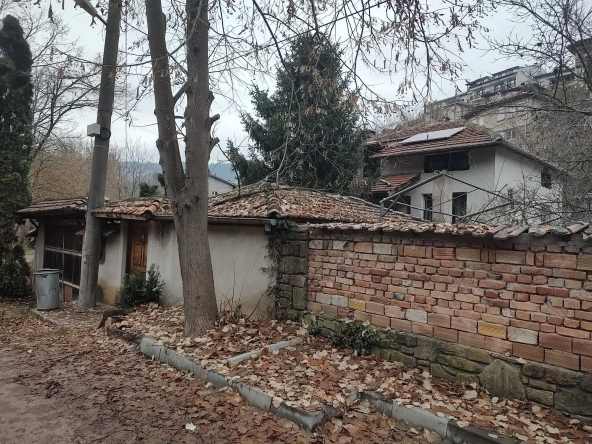 Дава се под наем Къща в Велико Търново, Варуша - 180 кв.м за 714 € - Снимка #1