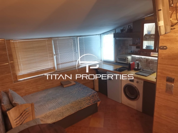 Дава се под наем Едностаен апартамент в Бургас, Център - 30 кв.м за 306 € - Снимка #1