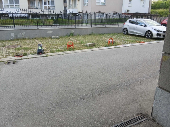 Дава се под наем Гараж / Паркомясто в София, Витоша - 17 кв.м за 100 € - Снимка #1