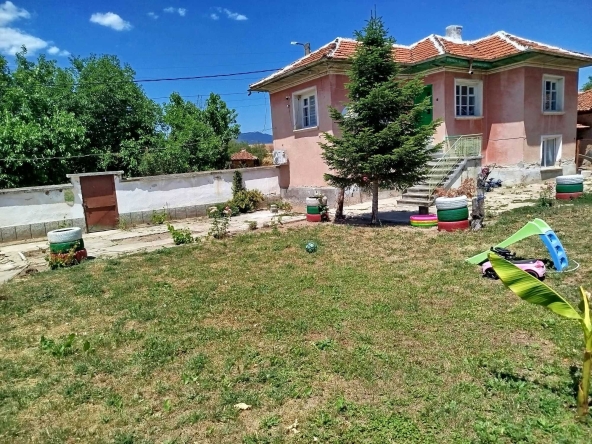 Къща в Хисаря - 61 кв.м за 984 €/кв.м - Снимка #1